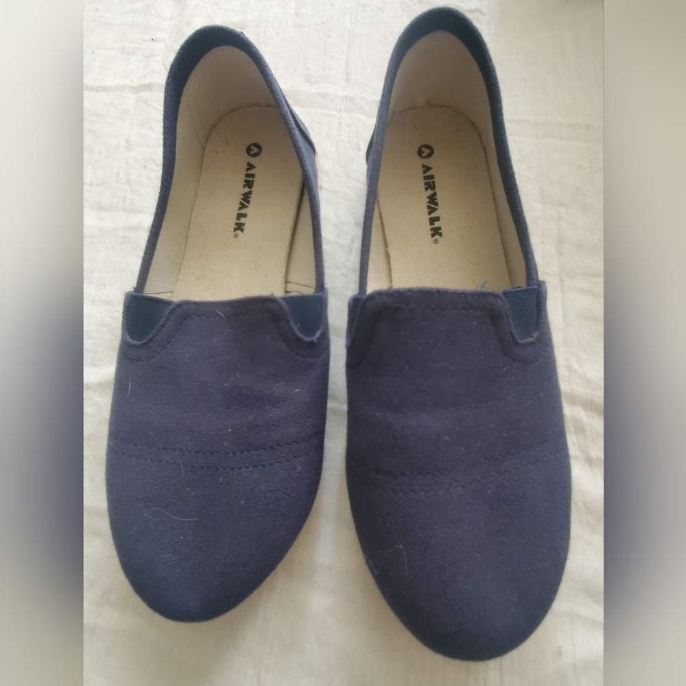 Airwalk Women's Navy Slip-On Shoes Size 8